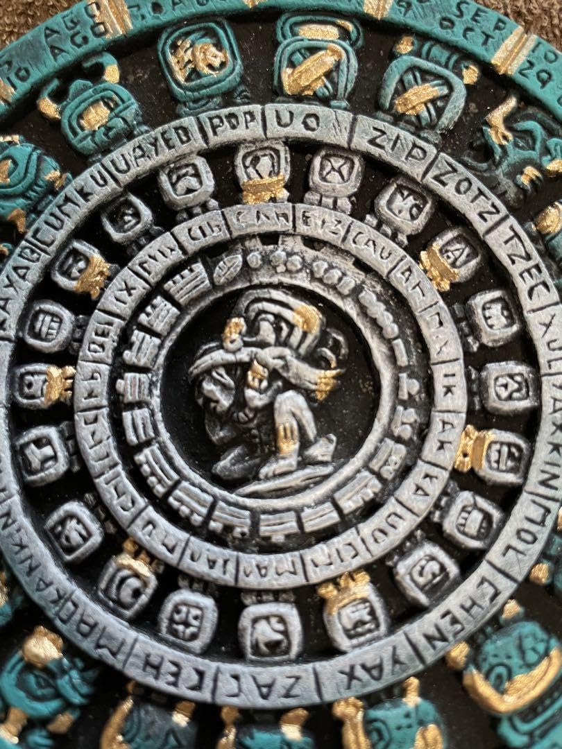 Amazon.co.jp: SNS 開運 マヤ暦 カレンダー 石細工 メキシコ 台座付き